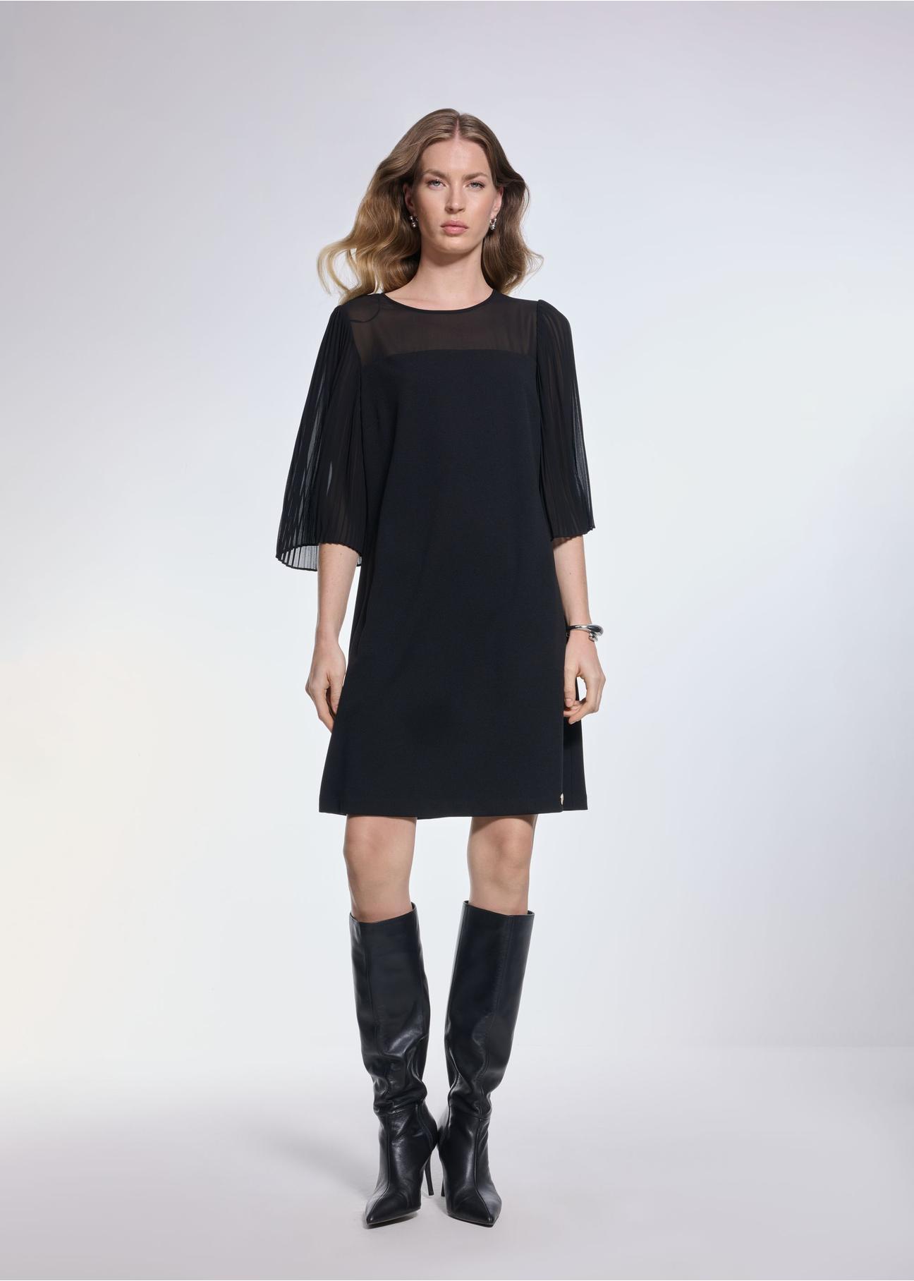 Black dress with pleated sleeves SUKDT-0210-99(Z24)