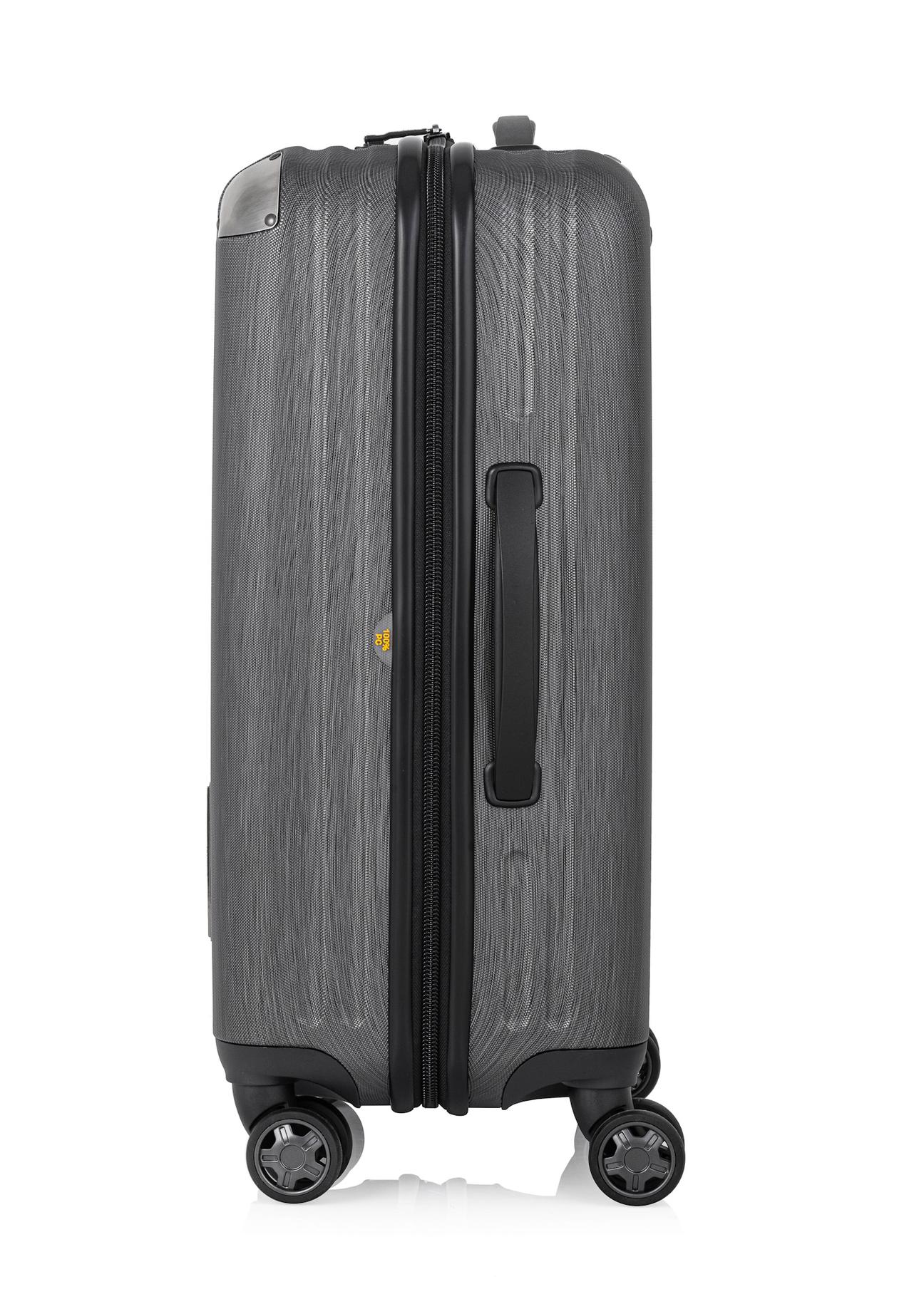 Medium suitcase on wheels WALPC-0001-98-24(W24)