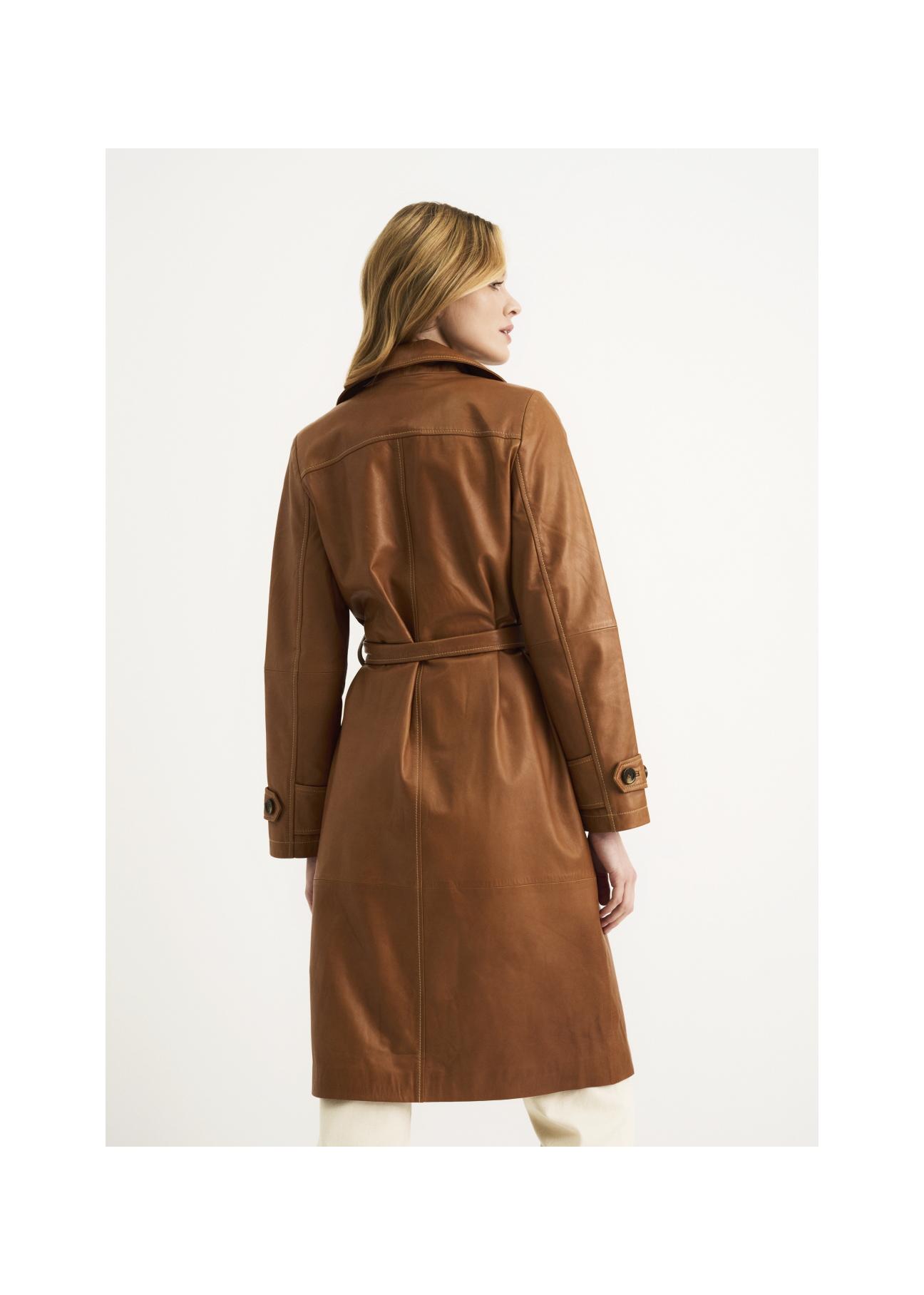 Skórzany płaszcz damski z paskiem KURDS-0357-1228(Z23)