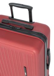 Walizka duża na kółkach WALAB-0082-4B-29(W26), zbliżenie na rączkę produktu na białym tle.