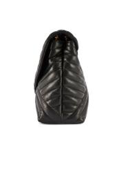 Czarna skórzana torebka damska z pikowaniem TORES-1286-99(W26), widok produktu od boku na białym tle.