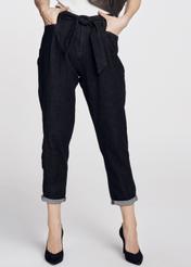 Czarne spodnie mom jeans damskie SPODT-0055-99(W21)