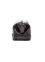 Kosmetyczka męska z połyskiem TORMS-0479-99(Z25), widok produktu z boku na białym tle.