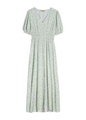 Długa sukienka w kwiaty w kolorze szałwiowym SUKDT-0191-8P(W26), widok produktu z przodu na białym tle.