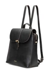 Plecak damski w kolorze czarnym TOREC-1198-99(W26) - widok produktu po skosie, na białym tle. 