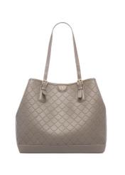 Jasnobrązowa torebka shopper z monogramem TOREC-1181-1K(W26), widok produktu z przodu na białym tle.