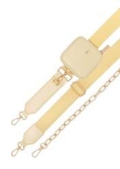 Jasnożółta listonoszka damska z łańcuszkiem TOREC-0767-2A(W26), widok paska produktu na białym tle.