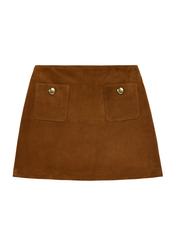Zamszowa spódnica mini w kolorze koniaku SPCDS-0078-3205(Z25), widok produktu od przodu na białym tle.