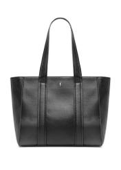 Czarna torebka damska shopper TOREC-1133-99(W26), widok produktu od przodu na białym tle.