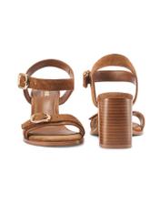 Zamszowe sandały w kolorze camelu BUTYD-1230-1D(W26)