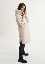 Beżowa kurtka zimowa damska z kapturem KURDT-0478-81(Z23)