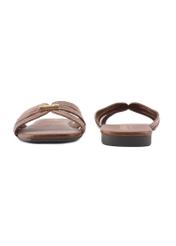 Camelowe klapki damskie z przeszyciami BUTYD-1223-1D(W26), widok produktu z przodu i tyłu na białym tle.