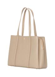 Beżowa skórzana torebka shopper TORES-1342-1B(Z26), widok produktu skosem na jasnym tle.