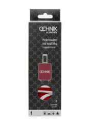 Czerwony pokrowiec na małą walizkę z logo AW-013-0002-4B-S(W26), widok produktu w opakowaniu na białym tle.