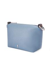 Mała niebieska torebka damska TOREC-0882-7C(W26), widok produktu skosem na białym tle.