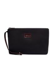 Bordowa skórzana torebka shopper TORES-1372-4D(Z26), widok kosmetyczki z przodu na białym tle.