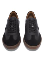 Czarne skórzane buty sportowe BUTYM-0573-9J(Z26), widok produktu z przodu na białym tle.