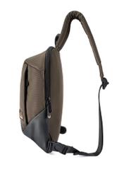 Męska torba na ramię w kolorze khaki TORMN-0416-8D(W26) - widok produktu z boku, na białym tle.