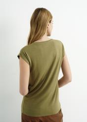 Oliwkowy T-shirt damski z aplikacją TSHDT-0066-55(W22)