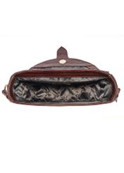 Brązowa skórzana torebka w stylu croco TORES-0707F-1H(W26), widok produktu w środku na białym tle.