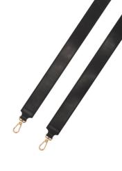 Czarna skórzana torebka damska TORES-1261-99(W26) - widok na paski, na białym tle. 