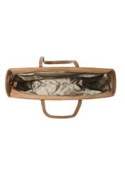 Beżowa zamszowa torebka shopper damska TORES-1248-1B(W26)- widok produktu z góry, na białym tle.