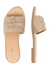 Zamszowe klapki damskie w kolorze chłodnego beżu BUTYD-1255-1K(W26), widok produktu z góry na białym tle.