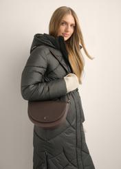 Brązowa półokrągła listonoszka damska TOREC-1298-1I(Z26)