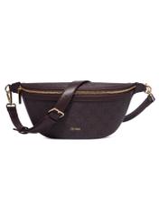 Brązowa nerka z monogramem TOREC-0981-1P(Z26), widok produktu z przodu na białym tle.