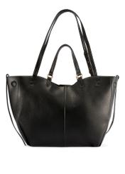 Duża czarna torebka shopper TOREC-1201-99(W26), widok produktu z tyłu na białym tle.