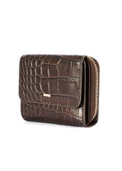 Brązowy portfel damski croco PORES-0953-89(W25) - widok produktu po skosie na białym tle. 