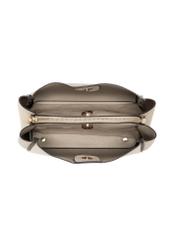 Beżowa torebka damska na ramię TOREC-1182-1A(W26), widok produktu w środku na białym tle.