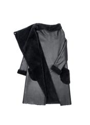 Czarny kożuch damski o kroju płaszcza KOZDS-0038-5543(Z22)