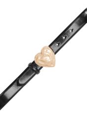 Skórzany pasek z klamrą w kształcie serca PASDS-0337-99(W26), widok produktu z góry na białym tle.