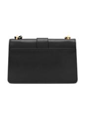 Czarna torebka listonoszka damska TOREC-1137-99(W26), widok produktu z tyłu na białym tle.