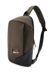 Męska torba na ramię w kolorze khaki TORMN-0416-8D(W26) - widok produktu po skosie, na białym tle.