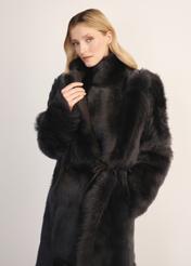 Brązowy dwustronny skórzany kożuch damski KOZDS-0088-3096(Z25) - widok produktu z przodu na białym tle. Widoczna połowa sylwetki.