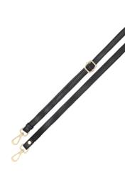 Czarna mała skórzana torebka damska TORES-1241-99(W26), widok paska produktu na białym tle.