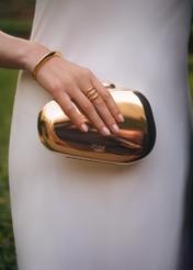 Złota owalna mała torebka damska TOREC-1211-2X(W26)