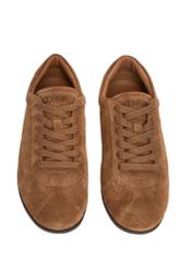 Koniakowe zamszowe sneakersy damskie BUTYD-1293-1F(Z26) - widok produktu z  góry, na białym tle. 