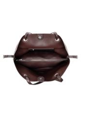 Duża brązowa torebka shopper TOREC-0995A-89(Z25), widok produktu od środka na białym tle.