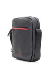 Czarna saszetka męska TORMN-0400-9J(W26), widok produktu skosem na białym tle.