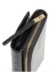Średni skórzany portfel damski croco PORES-0907A-97(Z25), zbliżenie na detal produktu, widok na białym tle.