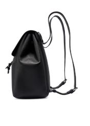 Czarny średni plecak damski TOREC-1132-99(W26) - widok produktu   z boku, na białym tle.