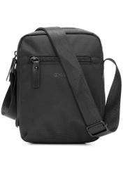 Czarna saszetka męska na ramię TORMN-0391-99(W26) - widok produktu z przodu, na białym tle. 