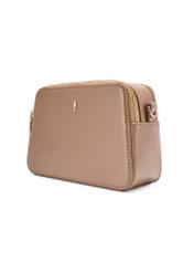 Beżowa mała torebka damska TOREC-1126-1D(W26), widok produktu skosem na białym tle.