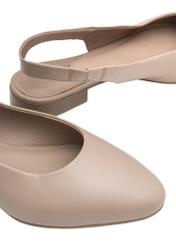 Beżowe baleriny damskie bez pięty BUTYD-1246-1B(W26), zbliżenie na produkt na białym tle.