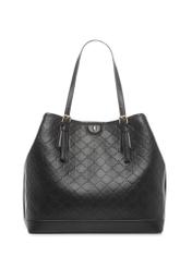 Czarna torebka shopper z monogramem TOREC-1181-9P(W26), widok produktu z przodu na białym tle.