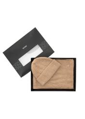 Beżowy zestaw czapka i szalik z wiskozy ZESTD-0012-81(Z25) - widok produktu z przodu na białym tle. 