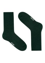 Zielone błyszczące skarpety damskie SKADT-0074-51(Z25), widok produktu bez opakowania na białym tle.